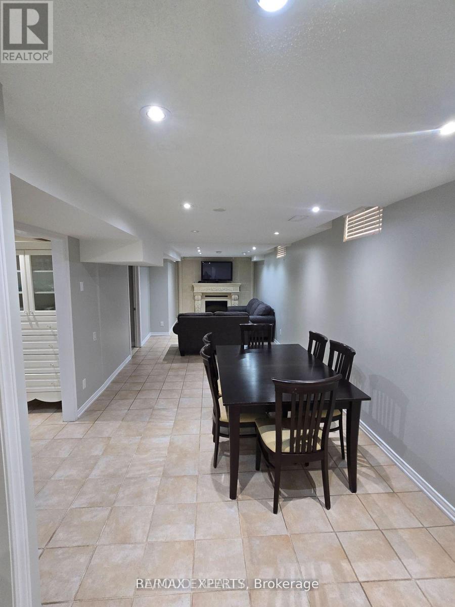 Lower - 19 Rory Road, Toronto (Maple Leaf), Ontario  M6L 3E9 - Photo 3 - W12768818