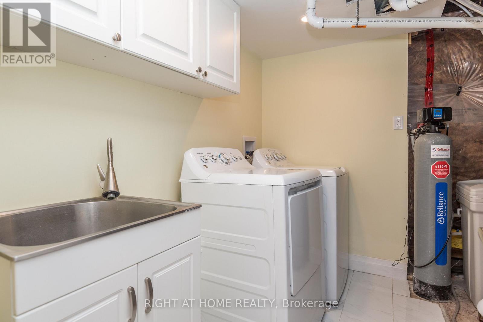 102 Upper Canada Court, Halton Hills (Georgetown), Ontario  L7G 0L2 - Photo 27 - W12768822