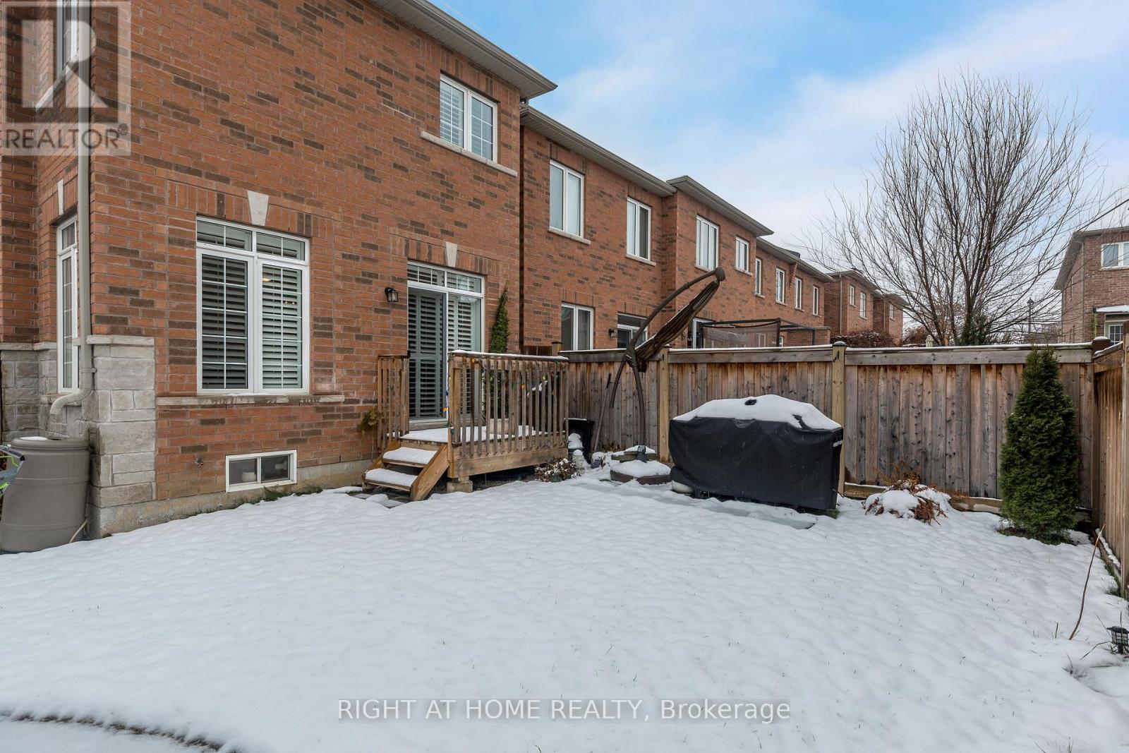 102 Upper Canada Court, Halton Hills (Georgetown), Ontario  L7G 0L2 - Photo 31 - W12768822
