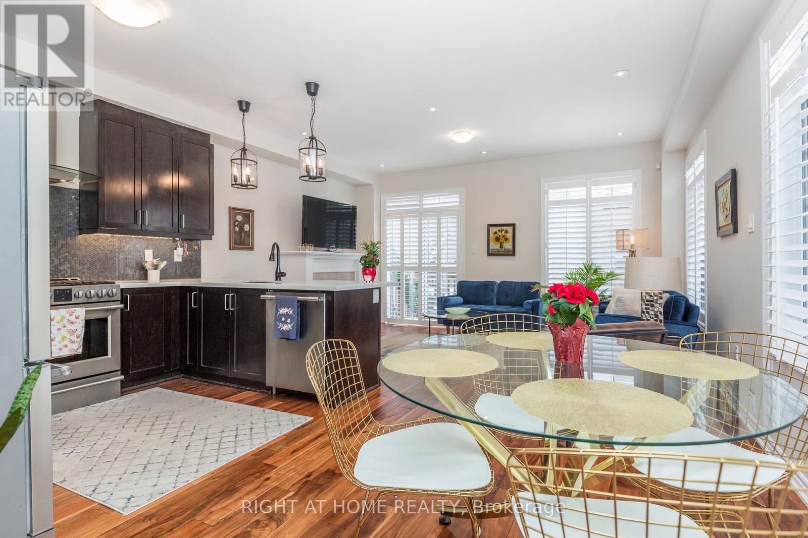 102 Upper Canada Court, Halton Hills (Georgetown), Ontario  L7G 0L2 - Photo 9 - W12768822