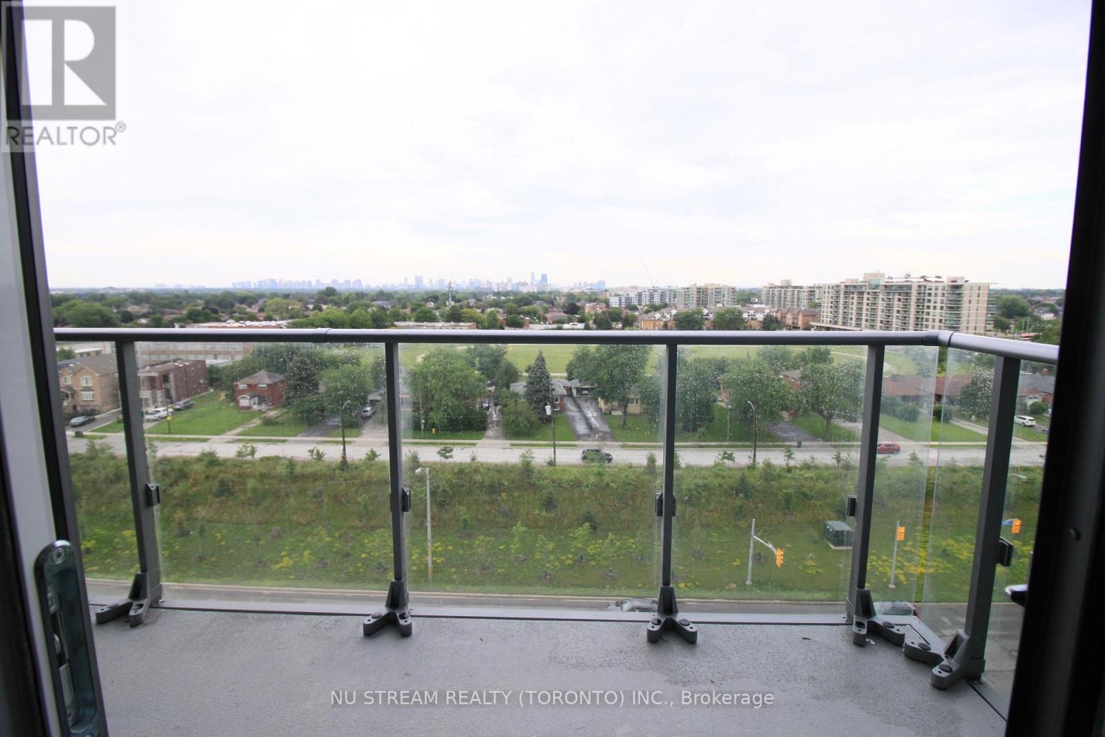 908 - 10 De Boers Drive, Toronto (York University Heights), Ontario  M3N 0L6 - Photo 12 - W12768826