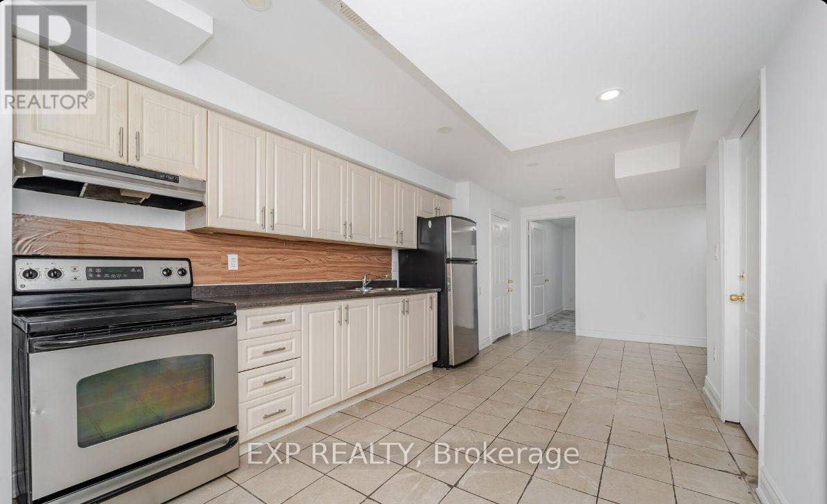 46 Kershaw Street, Brampton (Fletcher's Meadow), Ontario  L7A 2A5 - Photo 3 - W12768834