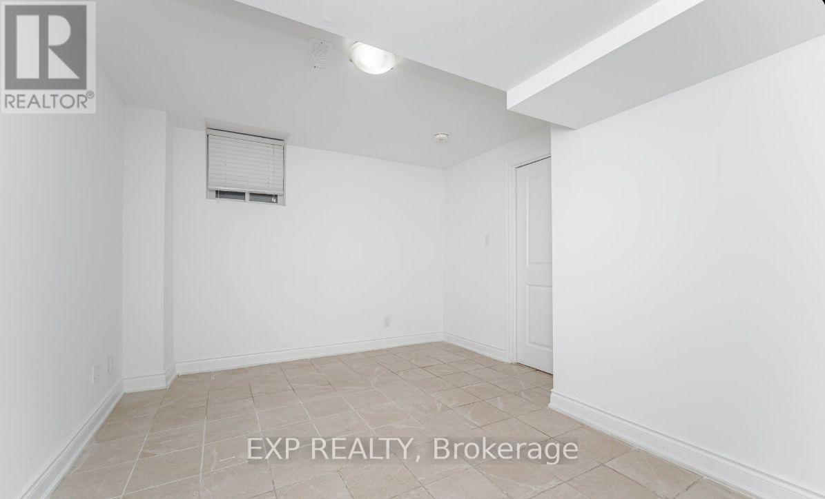 46 Kershaw Street, Brampton (Fletcher's Meadow), Ontario  L7A 2A5 - Photo 7 - W12768834