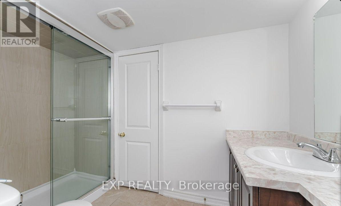 46 Kershaw Street, Brampton (Fletcher's Meadow), Ontario  L7A 2A5 - Photo 8 - W12768834