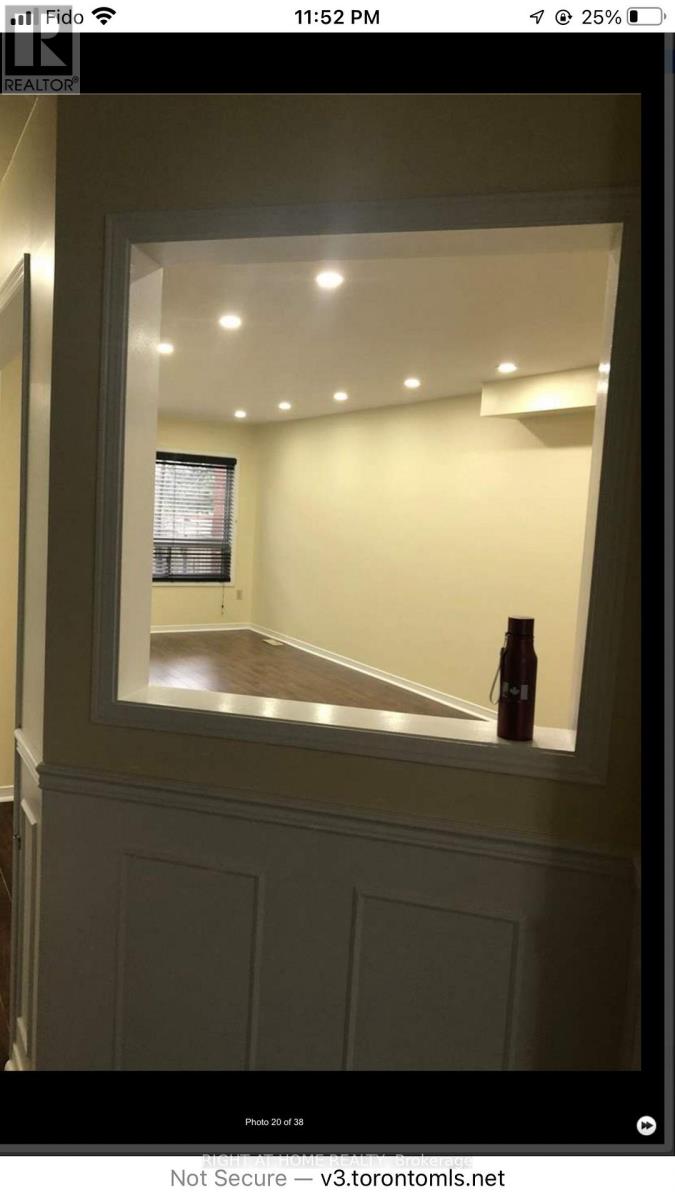 73 - 6050 Bidwell Trail, Mississauga (East Credit), Ontario  L5V 1V6 - Photo 4 - W12768846