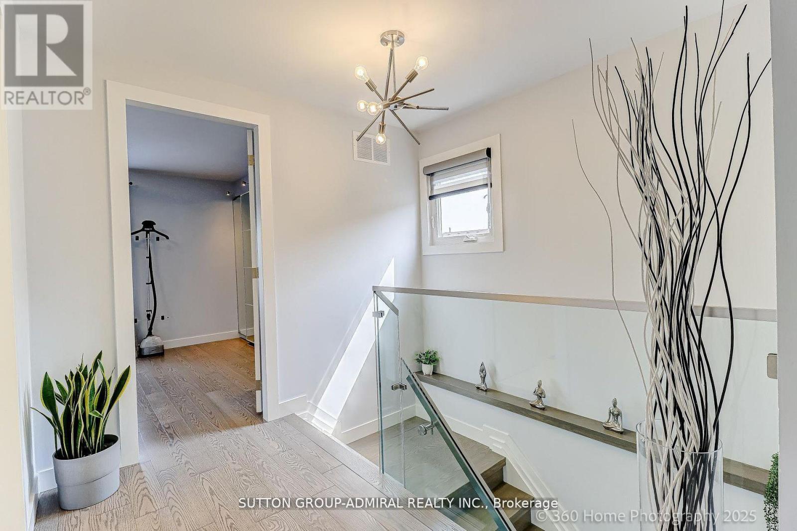 709 Greycedar Crescent, Mississauga (Rathwood), Ontario  L4W 3J4 - Photo 19 - W12768854