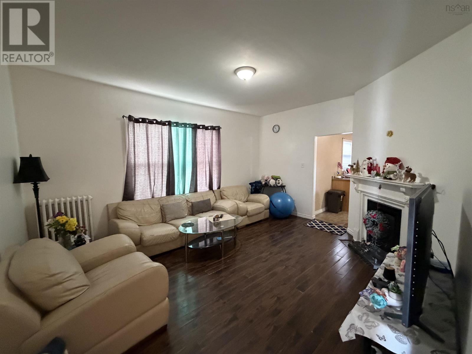 51 Brookland Street, Sydney, Nova Scotia  B1P 5B1 - Photo 2 - 202602351