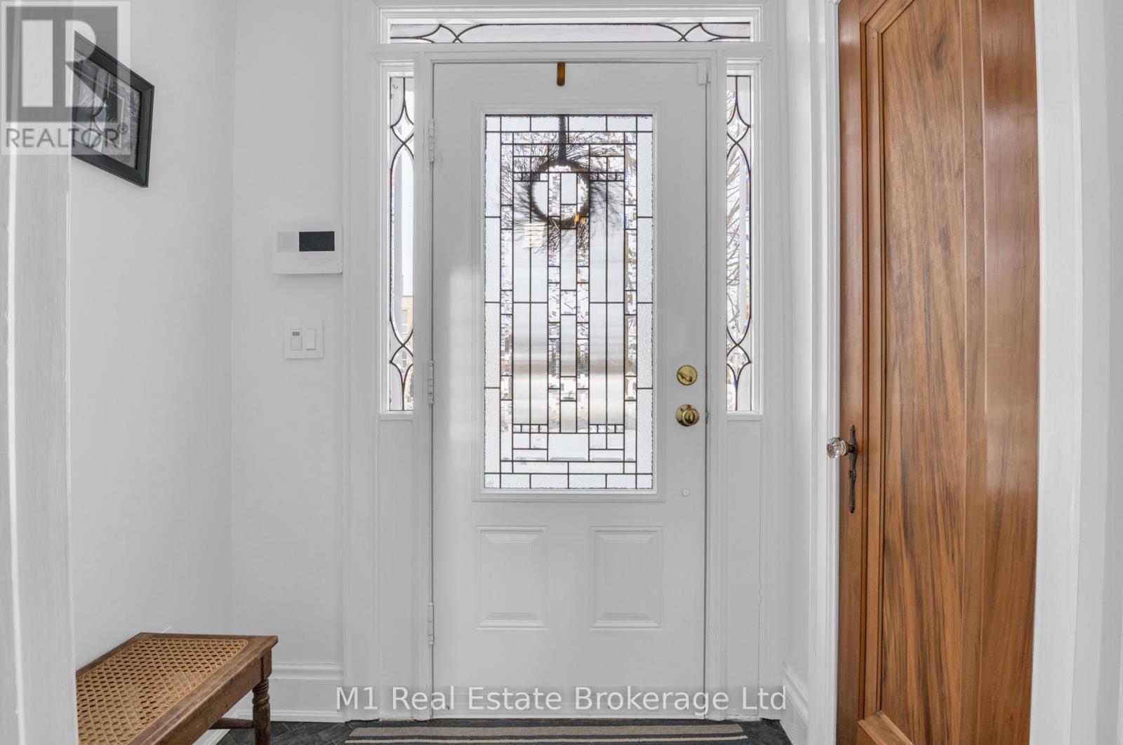 695 Tower Street S, Centre Wellington, Ontario  N1M 2R1 - Photo 4 - X12768886