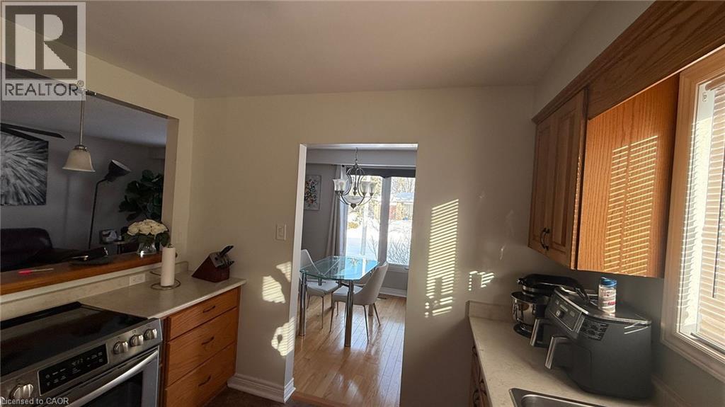 9 Valerie Court, Cambridge, Ontario  N3C 3H4 - Photo 9 - 40803727