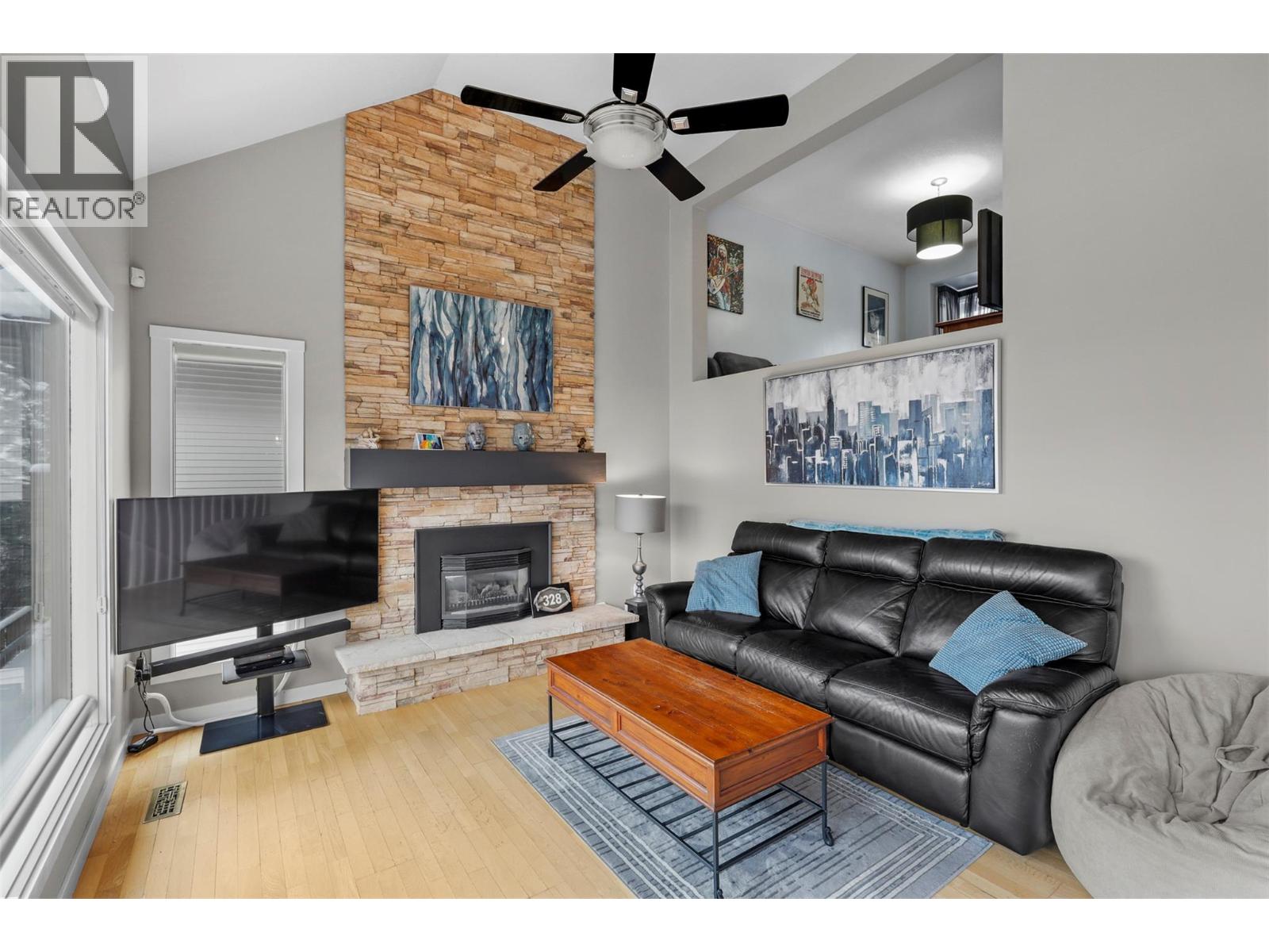 328 Whiteshield Crescent, Kamloops, British Columbia  V2E 1G3 - Photo 3 - 10370769