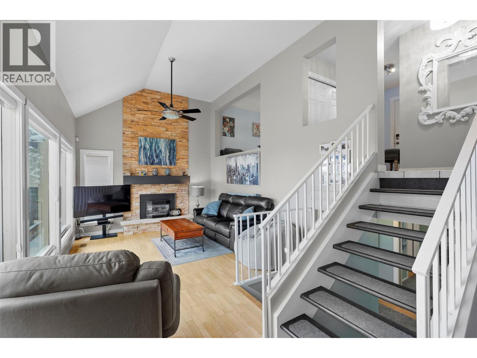 328 Whiteshield Crescent, Kamloops, British Columbia  V2E 1G3 - Photo 4 - 10370769