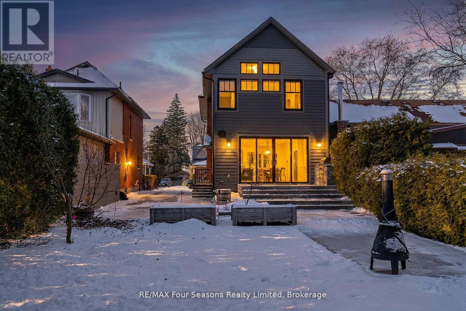 213 Birch Street, Collingwood, Ontario  L9Y 2V5 - Photo 2 - S12768806