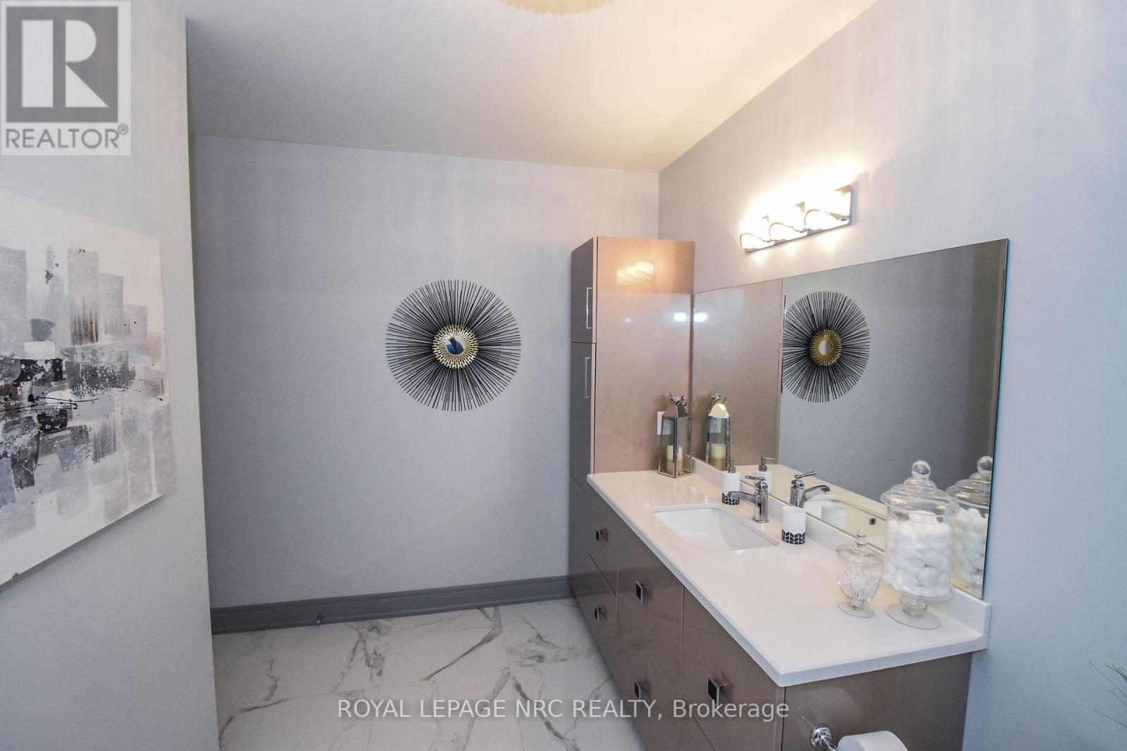 305 - 379 Scott Street, St. Catharines, Ontario  L2M 3W2 - Photo 30 - X12768864