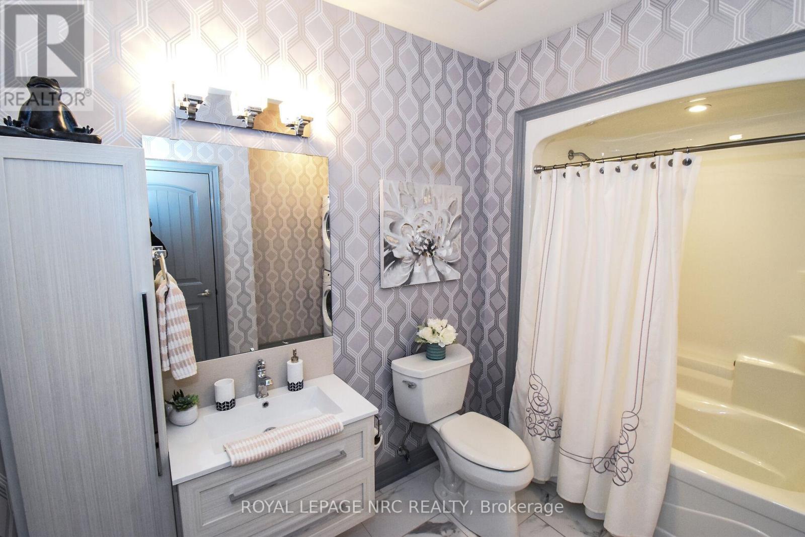 305 - 379 Scott Street, St. Catharines, Ontario  L2M 3W2 - Photo 35 - X12768864