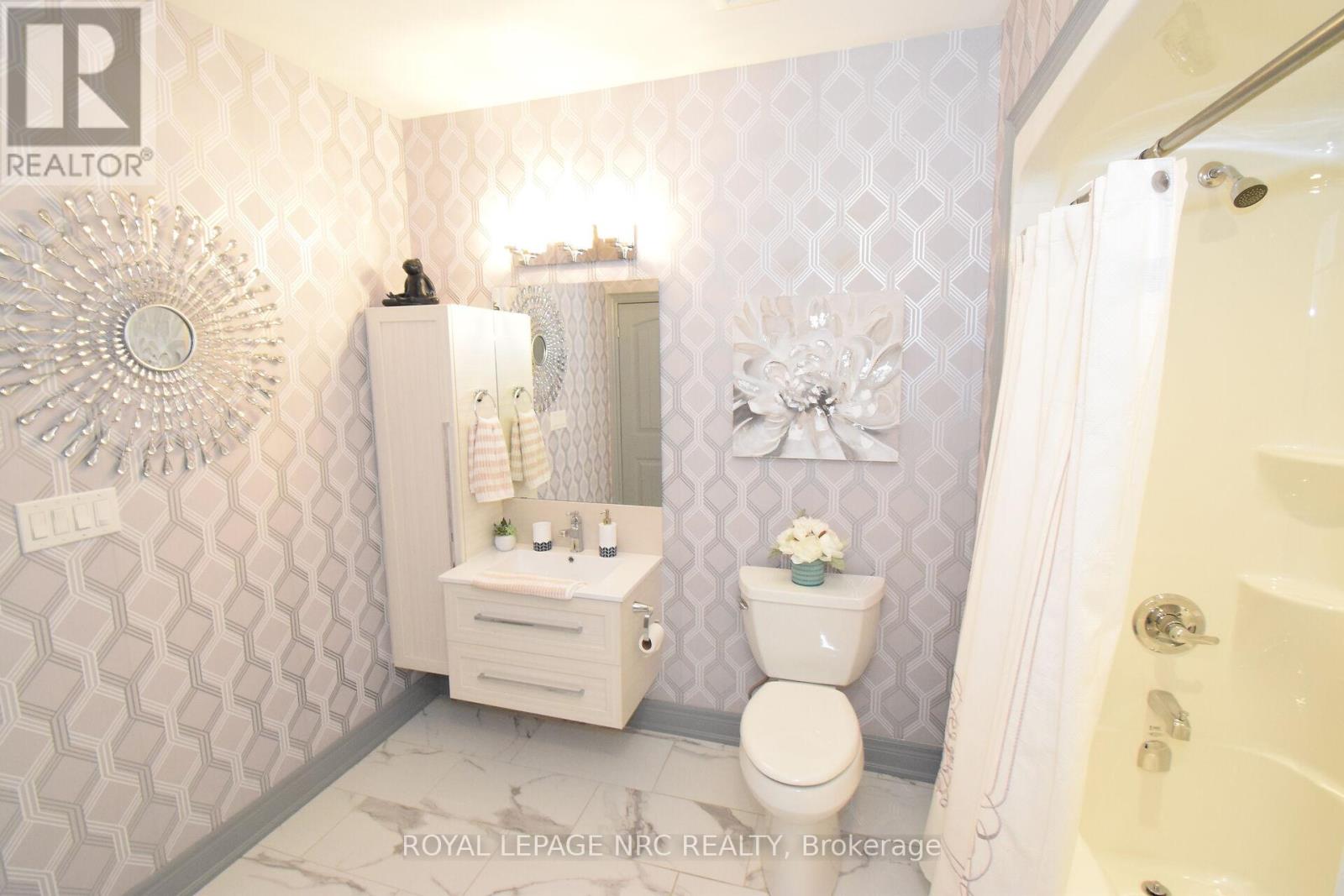 305 - 379 Scott Street, St. Catharines, Ontario  L2M 3W2 - Photo 36 - X12768864