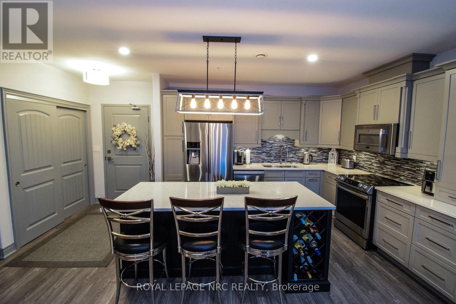 305 - 379 Scott Street, St. Catharines, Ontario  L2M 3W2 - Photo 7 - X12768864