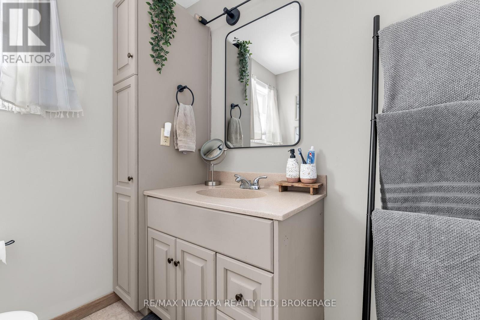 1170 Broad Street E, Haldimand (Dunnville), Ontario  N1A 3C4 - Photo 21 - X12768874