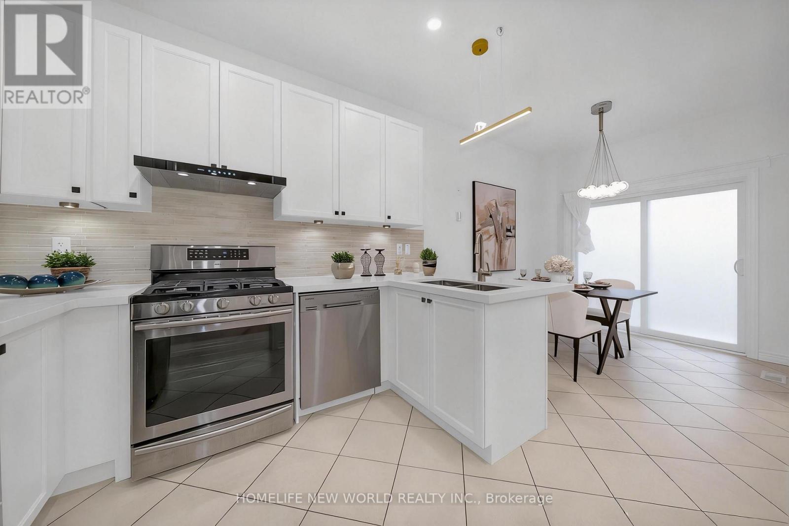 31 Cherry Bush Road, Vaughan (Patterson), Ontario  L6A 0R9 - Photo 6 - N12764748