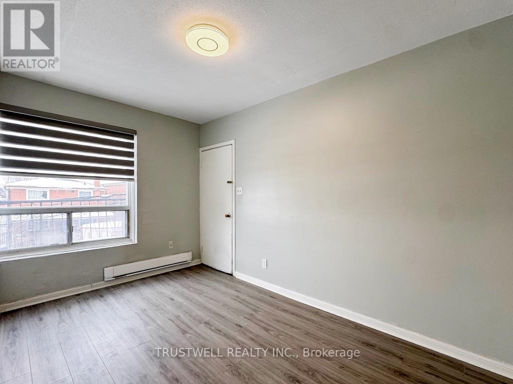 2 - 2528 Eglinton Avenue W, Toronto, Ontario  M6M 1T1 - Photo 8 - W12768272
