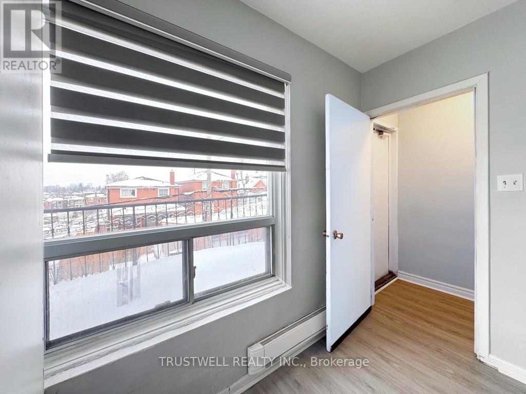 2 - 2528 Eglinton Avenue W, Toronto, Ontario  M6M 1T1 - Photo 9 - W12768272