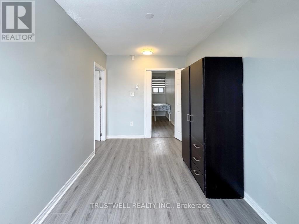 2 - 2528 Eglinton Avenue W, Toronto, Ontario  M6M 1T1 - Photo 5 - W12768272