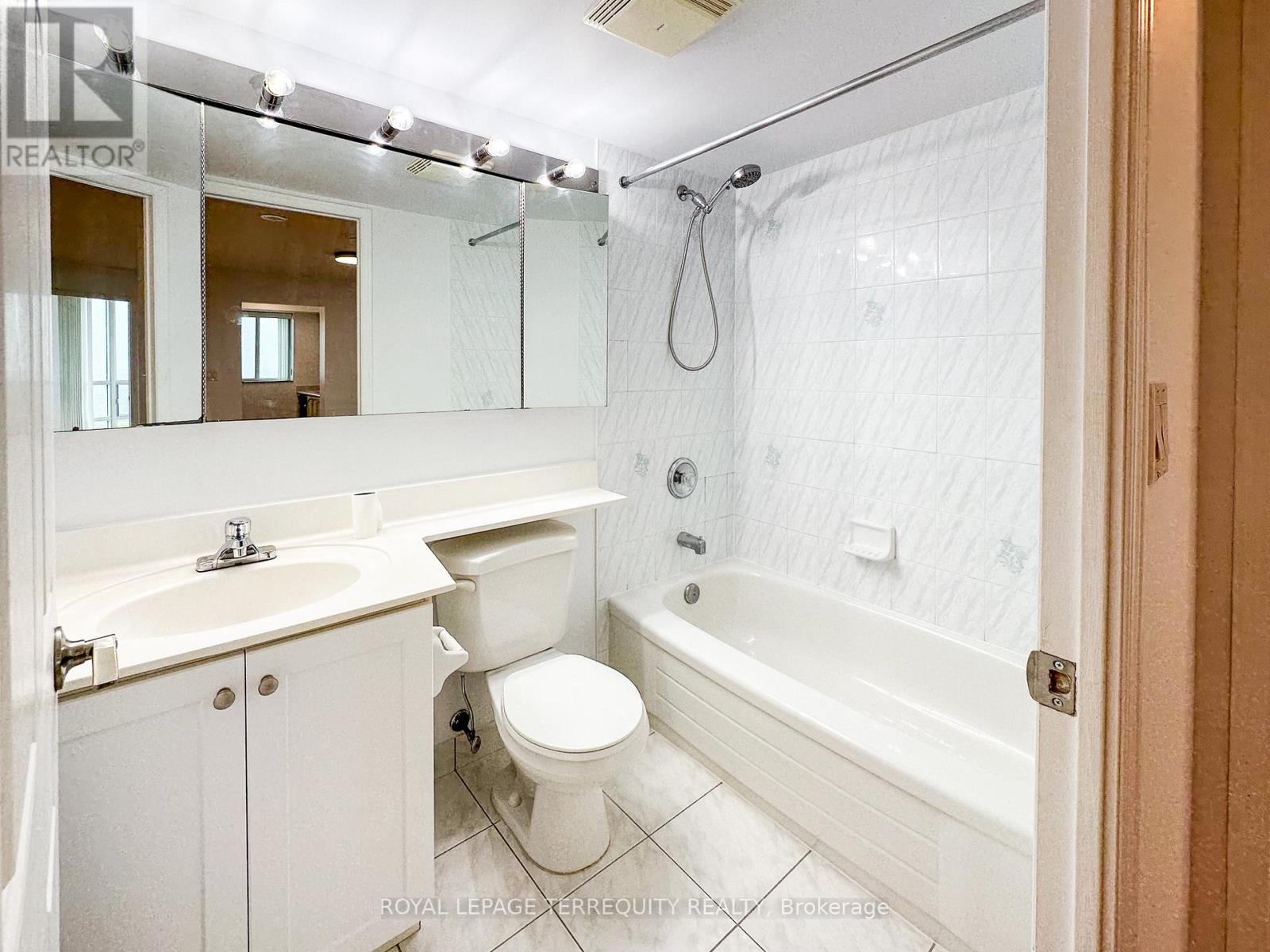 2503 - 1 Pemberton Avenue, Toronto, Ontario  M2M 4L9 - Photo 17 - C12768892