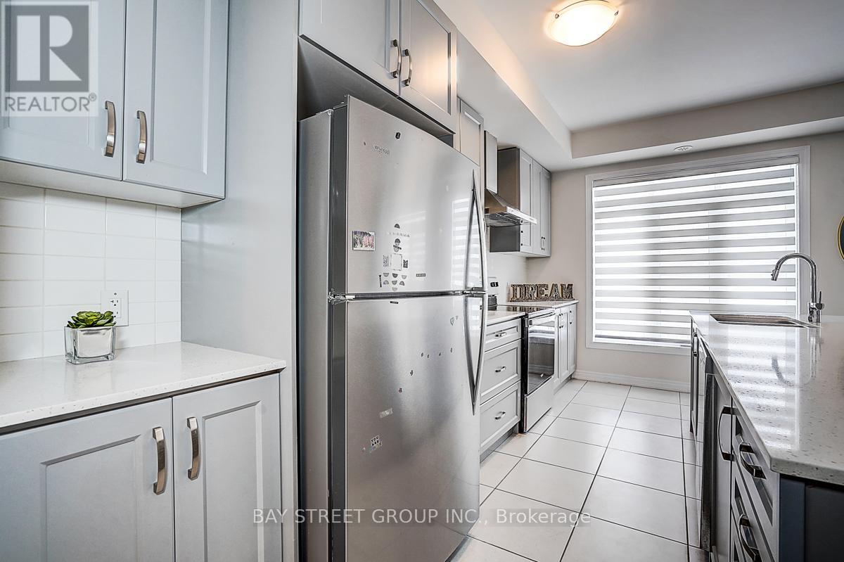 19 Morrison Crescent, Whitby, Ontario  L1P 1V4 - Photo 13 - E12768890