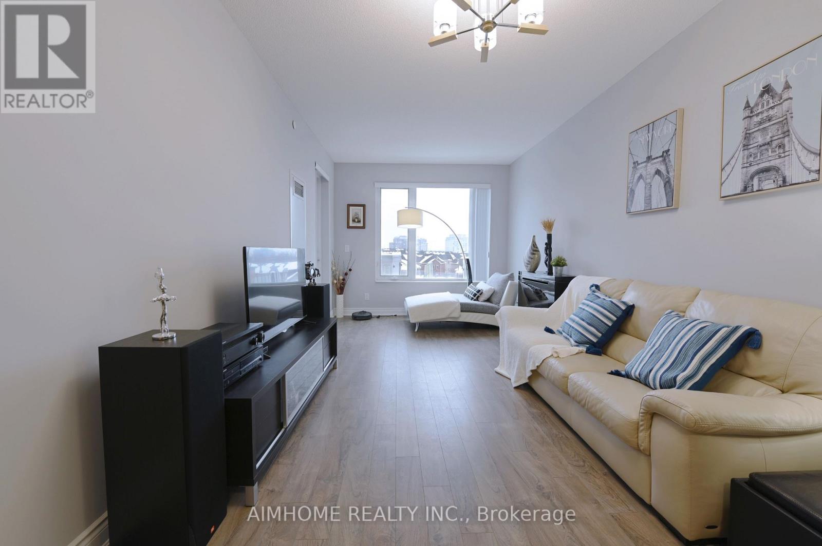 602 - 277 South Park Road, Markham, Ontario  L3T 0B7 - Photo 2 - N12768880