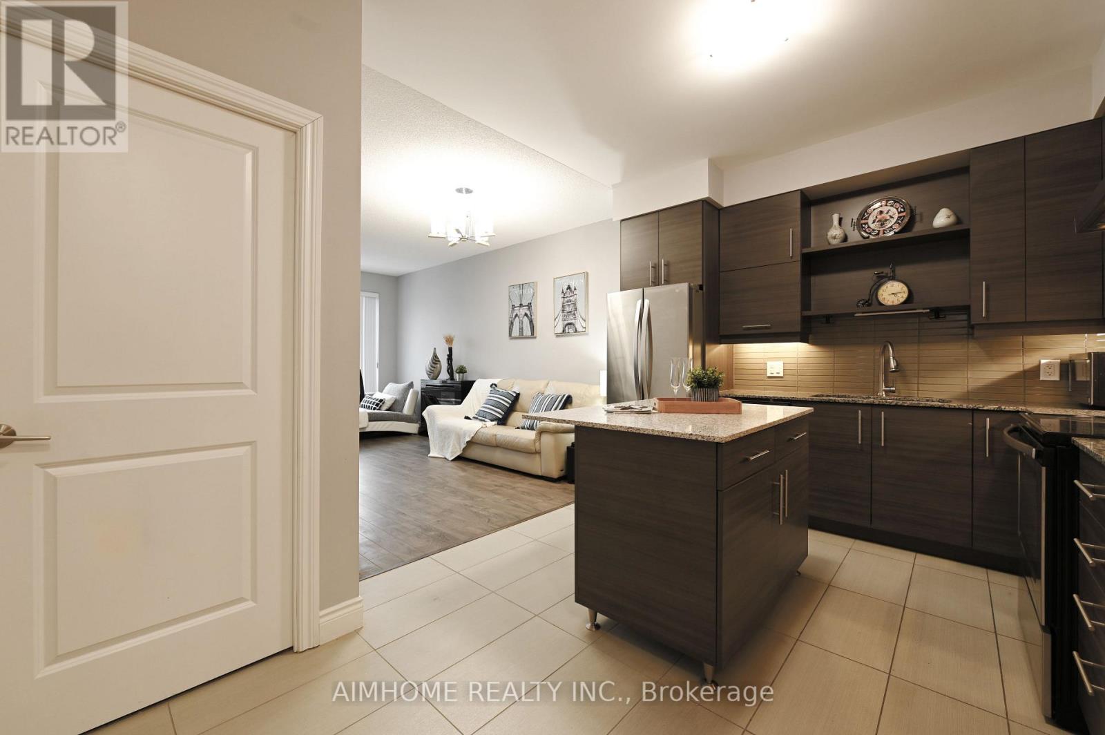 602 - 277 South Park Road, Markham, Ontario  L3T 0B7 - Photo 4 - N12768880