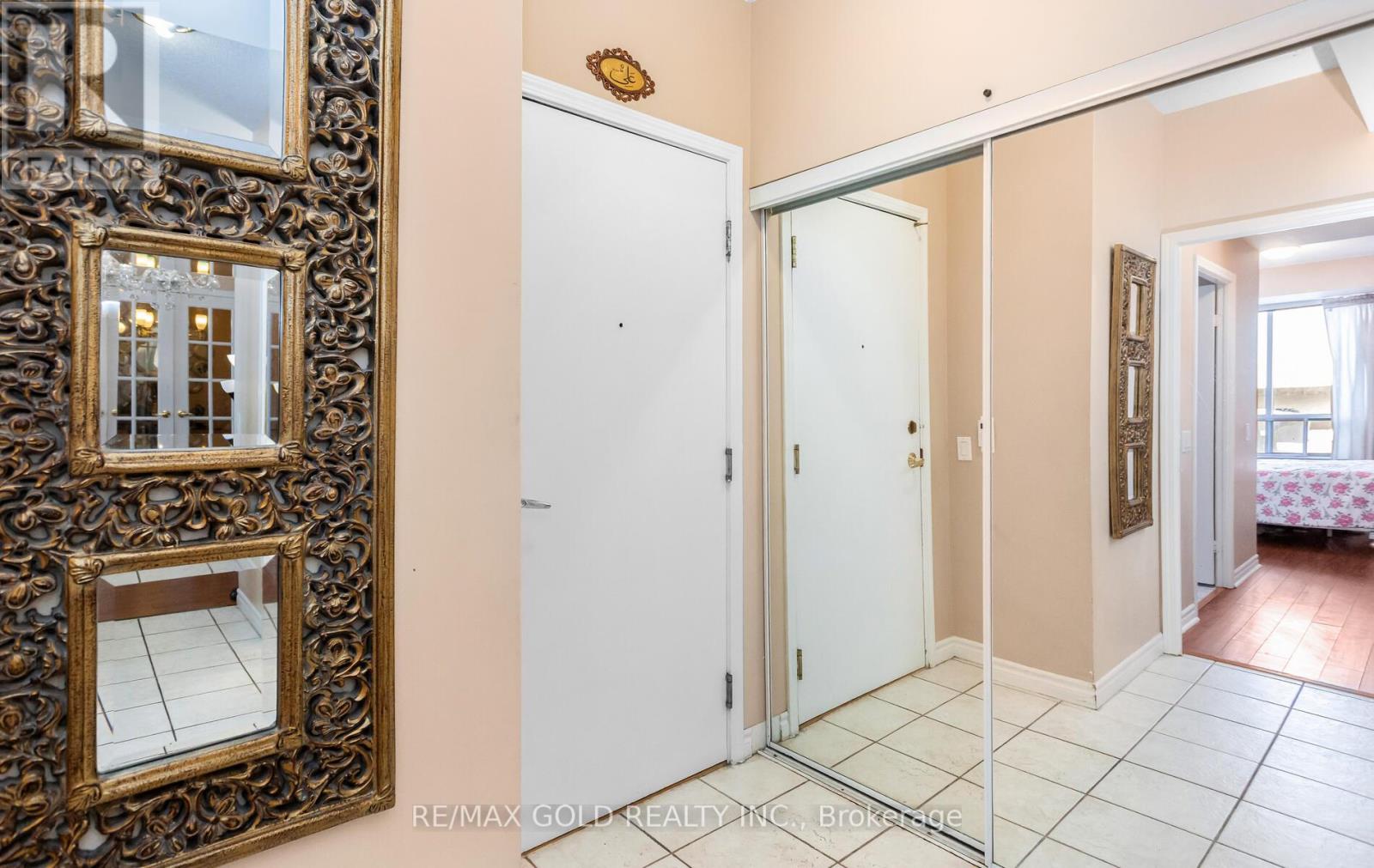 224 - 25 Kingsbridge Grdn Circle, Mississauga, Ontario  L5R 4B1 - Photo 7 - W12768866