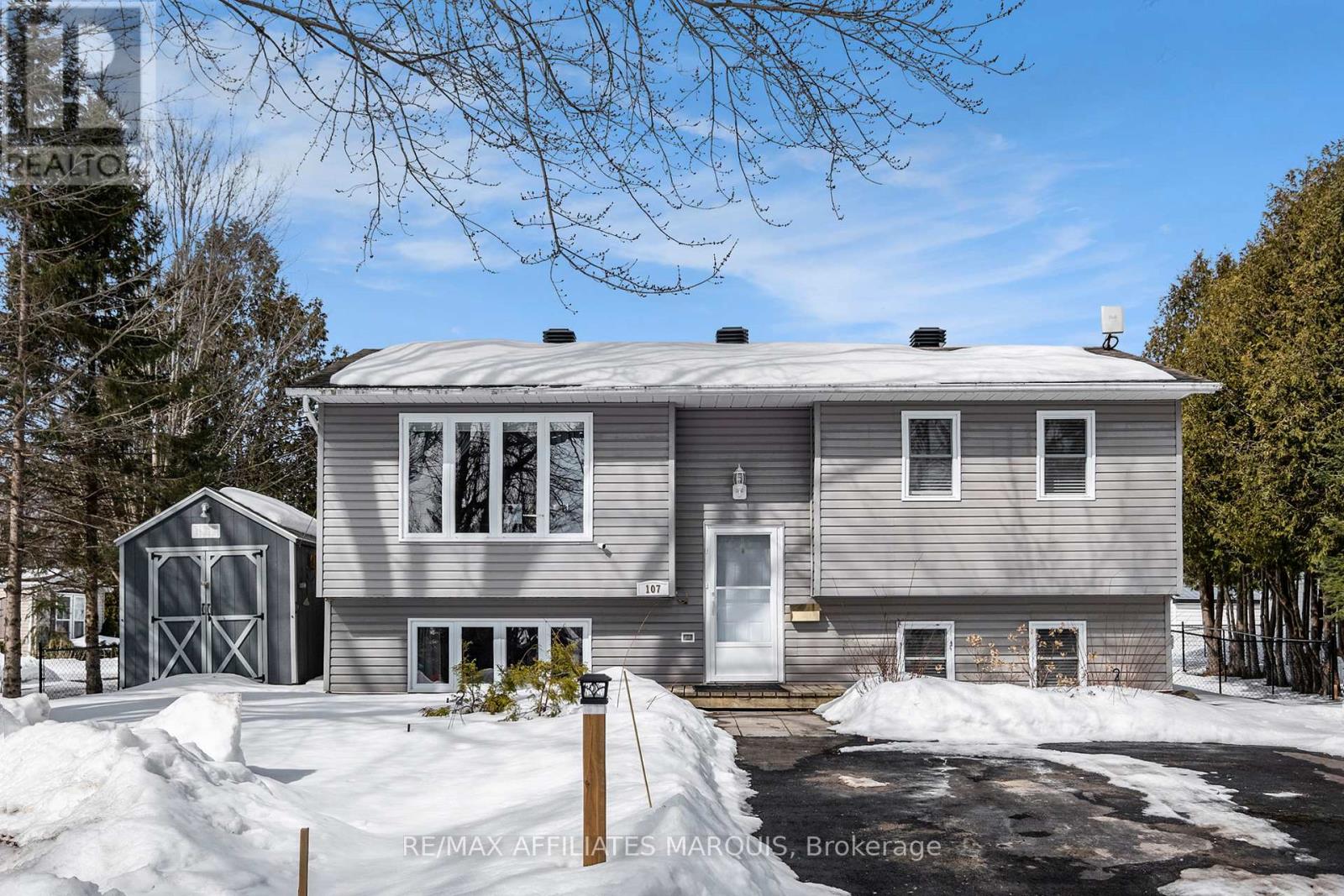 107 - 26 Salmon Side Road, Rideau Lakes, Ontario  K7A 4S5 - Photo 1 - X12768922