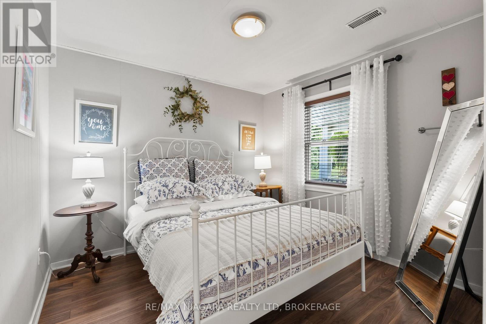 118 Lockhart Street, Niagara-On-The-Lake (Town), Ontario  L0S 1J0 - Photo 13 - X12768932