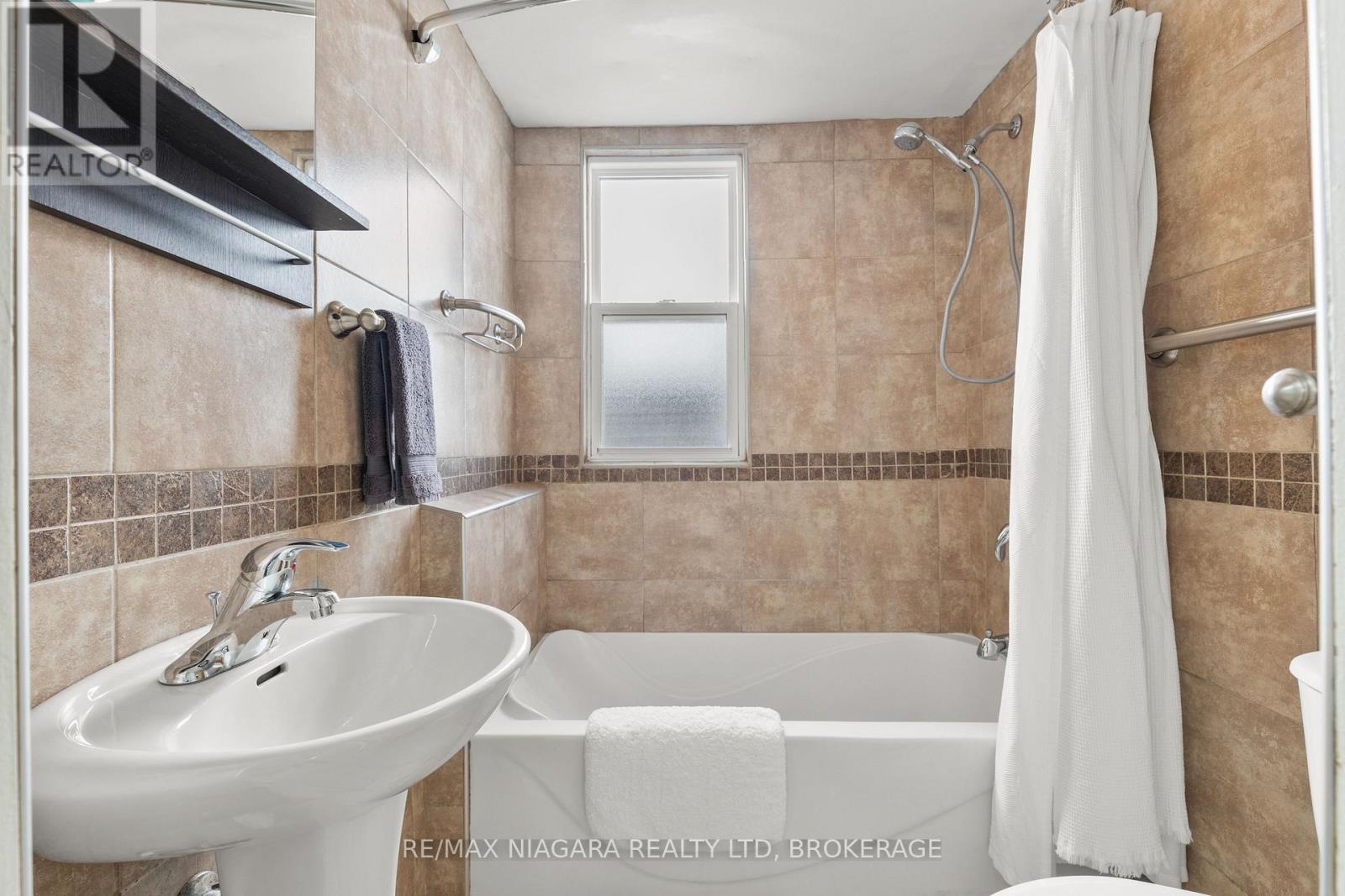 118 Lockhart Street, Niagara-On-The-Lake (Town), Ontario  L0S 1J0 - Photo 19 - X12768932