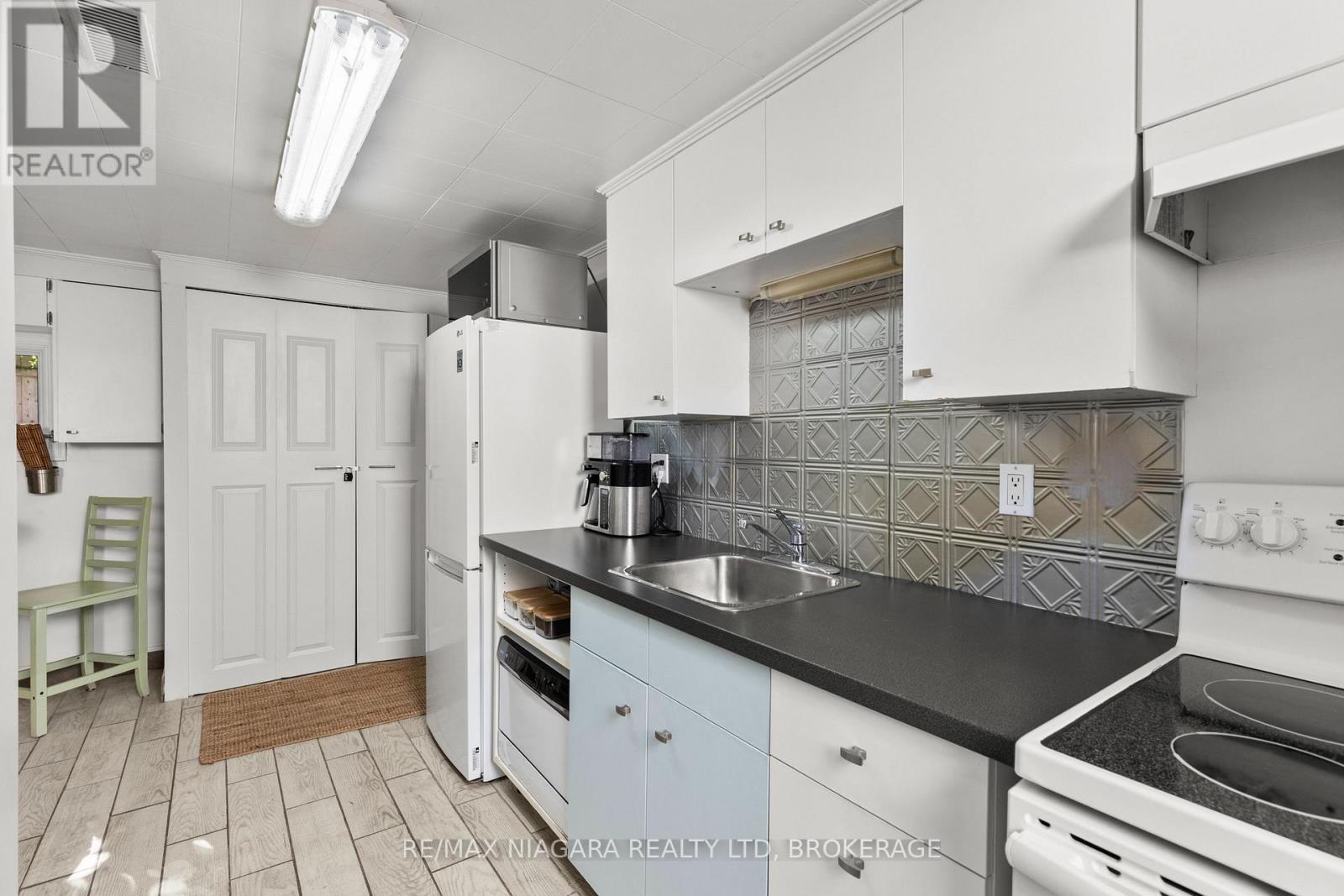 118 Lockhart Street, Niagara-On-The-Lake (Town), Ontario  L0S 1J0 - Photo 22 - X12768932