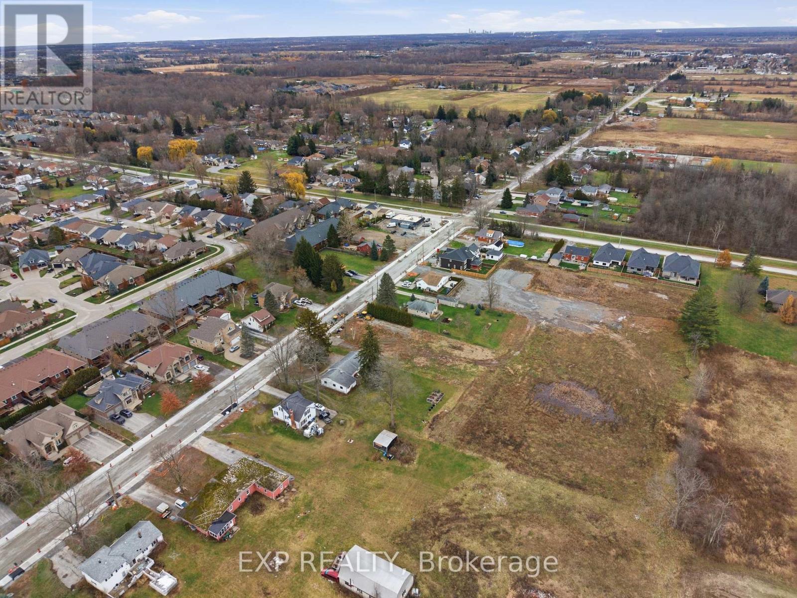 715 Quaker Road, Pelham (Fonthill), Ontario  L3C 3H3 - Photo 3 - X12768970