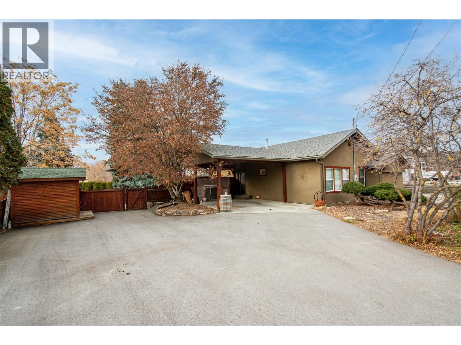 335 MIDDLE BENCH Road, Penticton, British Columbia