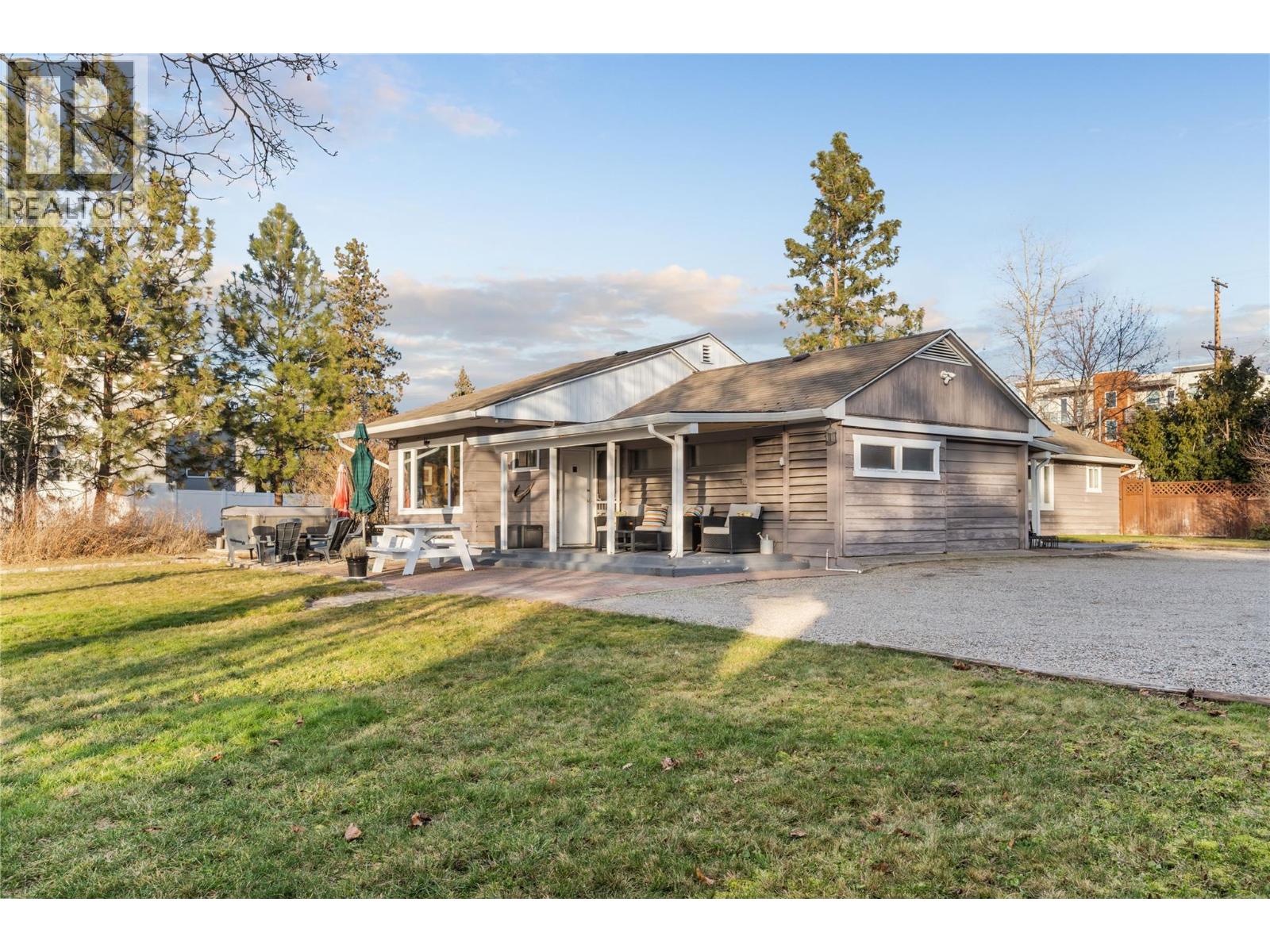 4158 Lakeshore Road Kelowna Photo 36