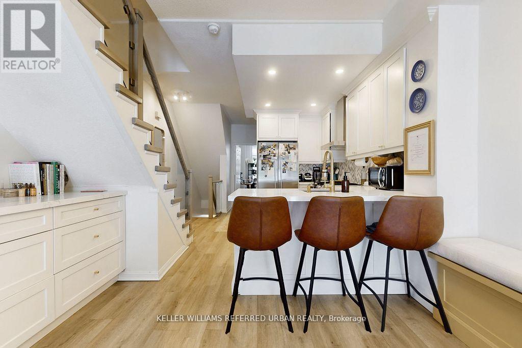 4a Portland Street, Toronto, Ontario  M5V 3N6 - Photo 11 - C12768900