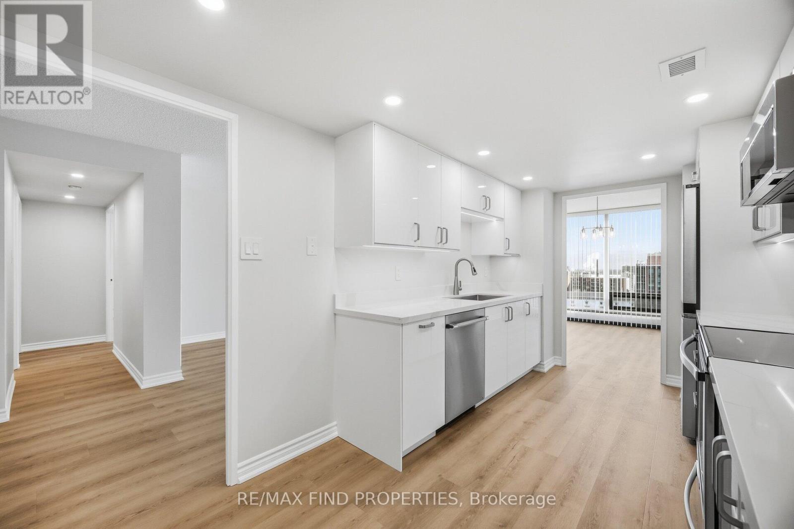 1702 - 30 Wellington Street E, Toronto, Ontario  M5E 1S3 - Photo 13 - C12768908