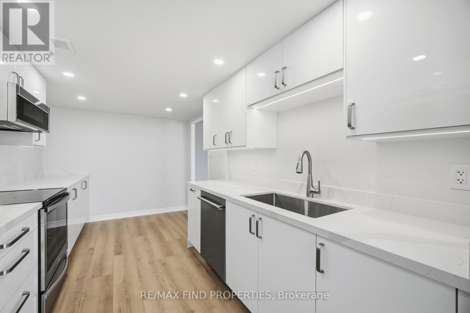 1702 - 30 Wellington Street E, Toronto, Ontario  M5E 1S3 - Photo 16 - C12768908