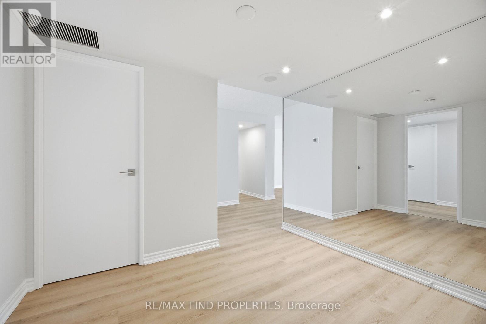 1702 - 30 Wellington Street E, Toronto, Ontario  M5E 1S3 - Photo 9 - C12768908