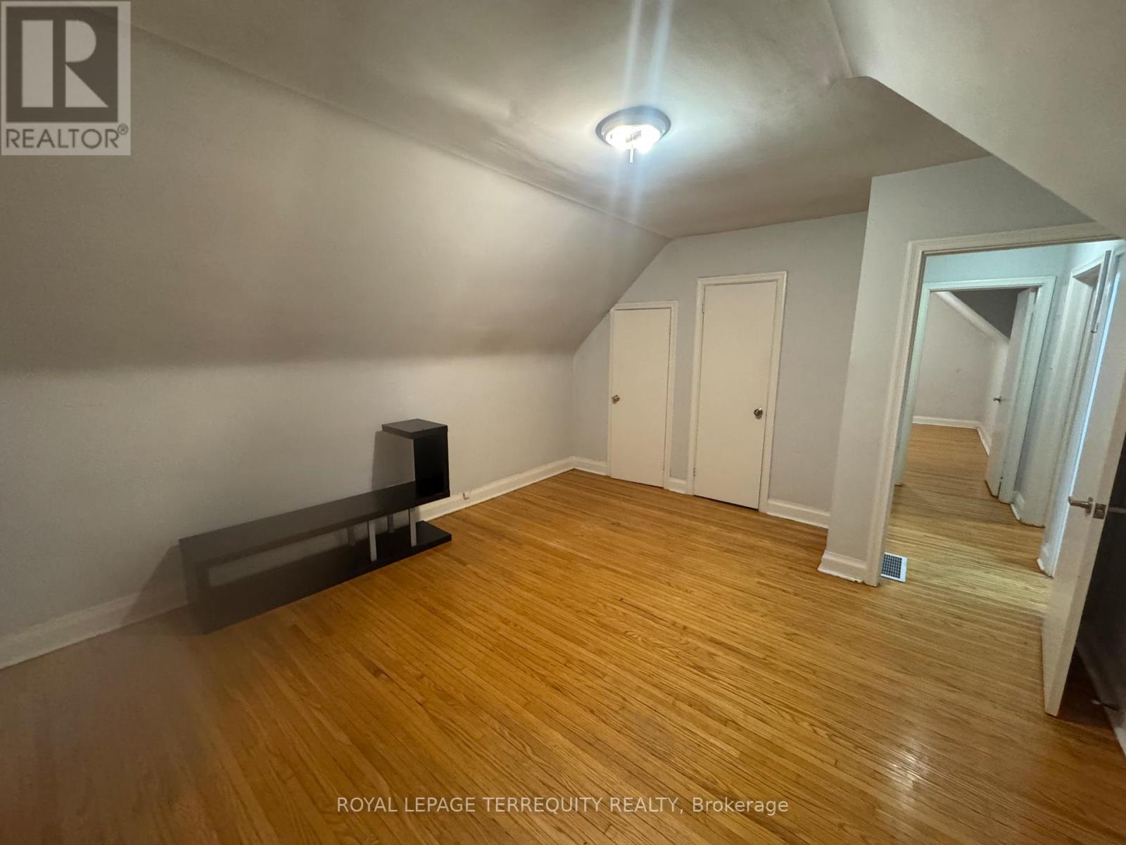 Top Floor - 127 Sheppard Avenue W, Toronto, Ontario  M2N 1M7 - Photo 3 - C12768936