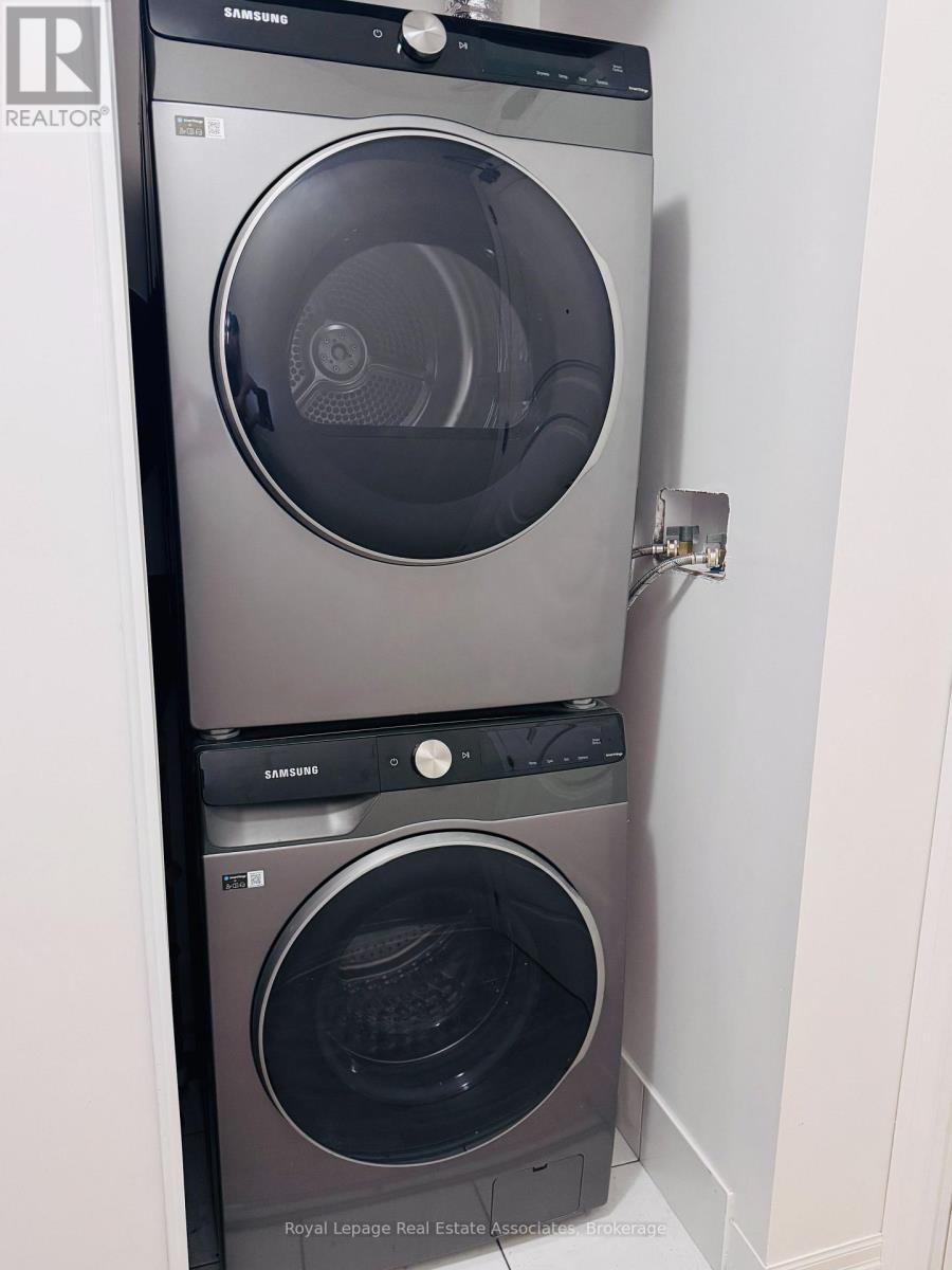 1604 - 88 Blue Jays Way, Toronto, Ontario  M5V 0L7 - Photo 9 - C12768950