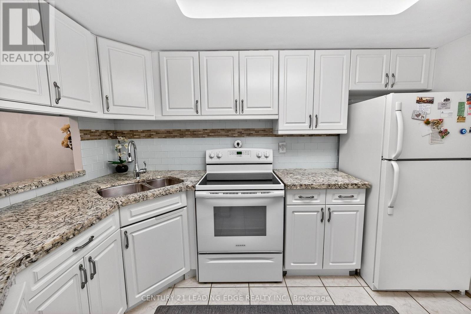 1024 - 77 Maitland Place, Toronto, Ontario  M4Y 2V6 - Photo 19 - C12768966