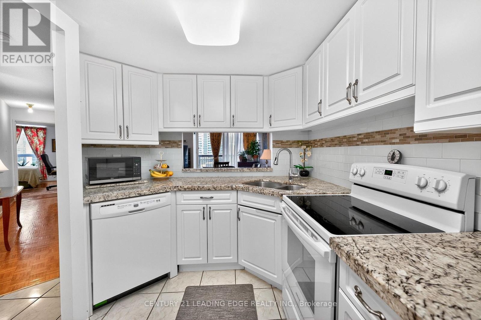 1024 - 77 Maitland Place, Toronto, Ontario  M4Y 2V6 - Photo 20 - C12768966