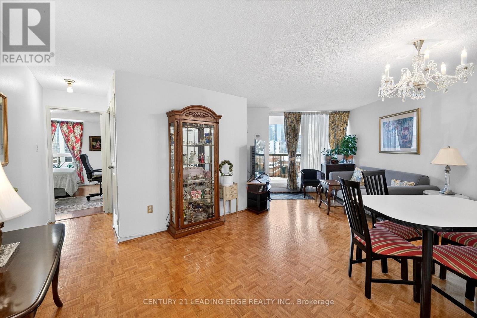 1024 - 77 Maitland Place, Toronto, Ontario  M4Y 2V6 - Photo 8 - C12768966