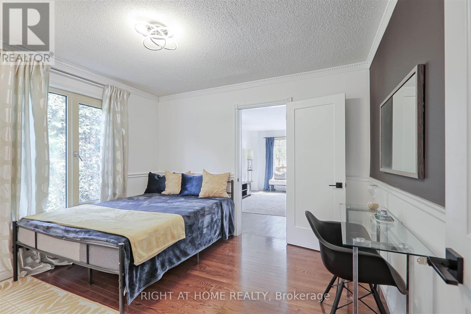 236 Mccaffrey Road, Newmarket (Glenway Estates), Ontario  L3X 1J3 - Photo 15 - N12694070