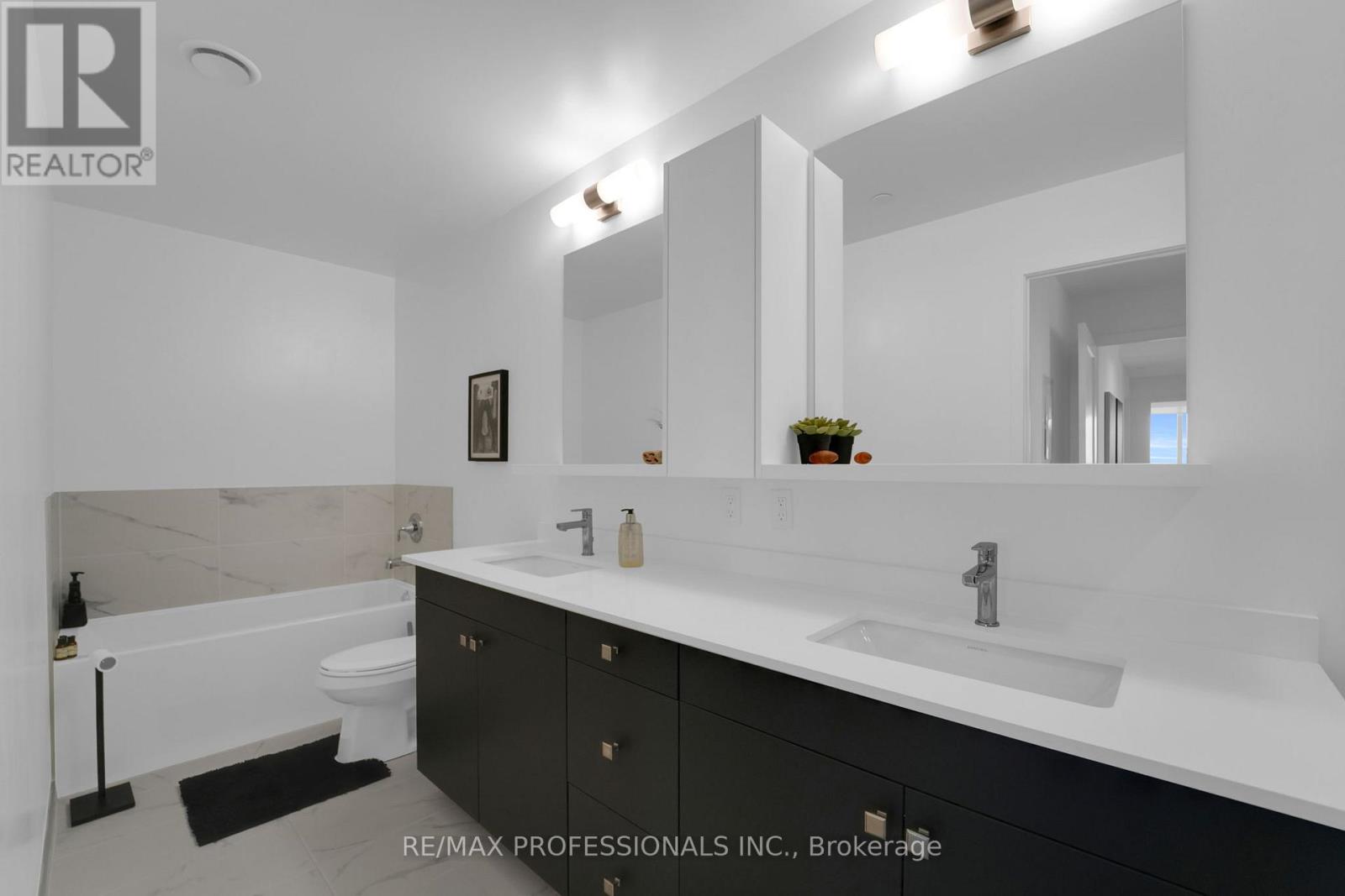 1402 - 1035 Southdown Road, Mississauga, Ontario  L5J 0A2 - Photo 30 - W12767944