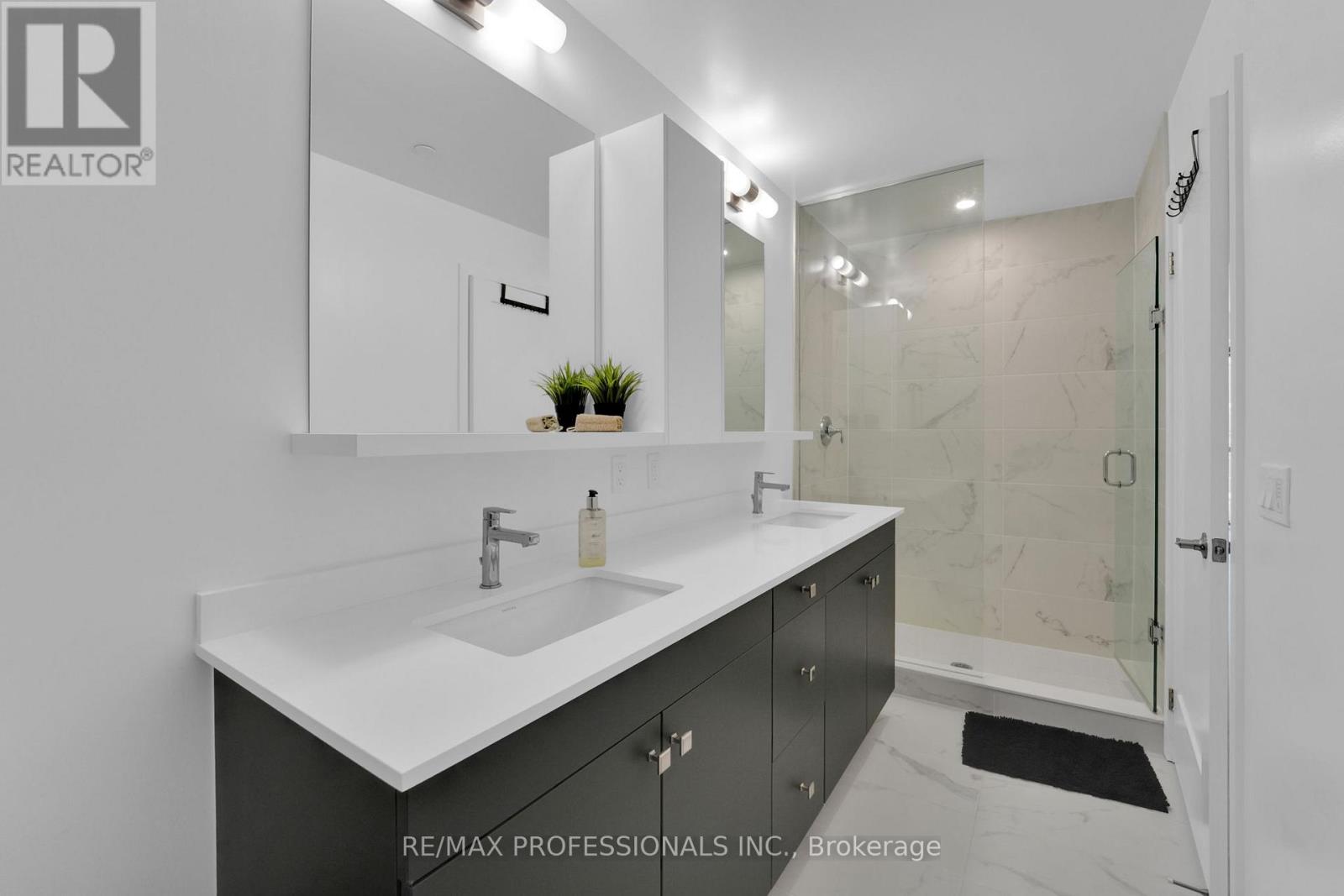 1402 - 1035 Southdown Road, Mississauga, Ontario  L5J 0A2 - Photo 29 - W12767944