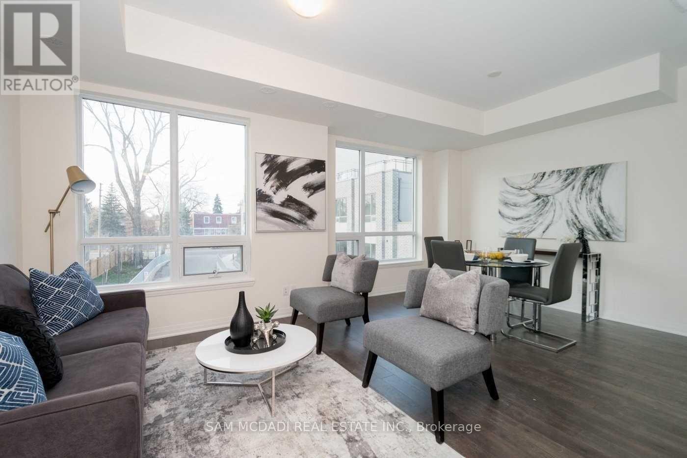 36 - 650 Atwater Avenue, Mississauga, Ontario  L5G 4K7 - Photo 3 - W12768920